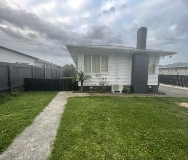 Fully renovated single level 4 Bedroom home - Photo 5