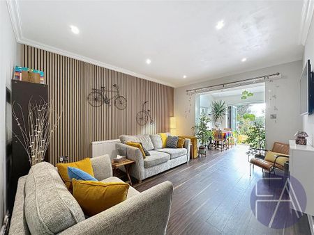 2 bedroom semi-detached house to rent - Photo 5