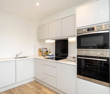 Elmsleigh Road, Staines-upon-Thames, Surrey, TW18 4AJ - Photo 1