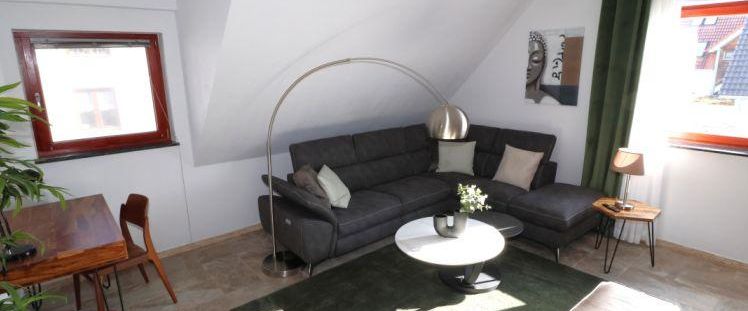 Möblierte 2-Zimmer Einlieger mit separatem Eingang im Einfamilienhaus, Erstbezug - Photo 1