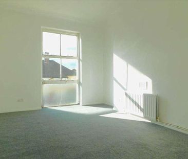 Pier Road, Gravesend, DA11 - Photo 1