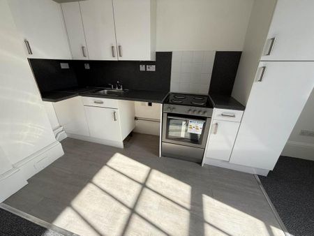 Studio to rent - Photo 2