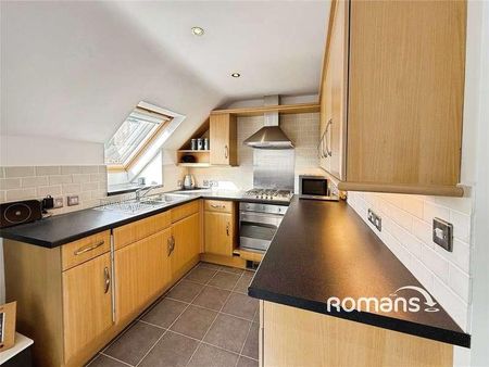 Bethune Court, Chapel Lane, High Wycombe, HP12 - Photo 2