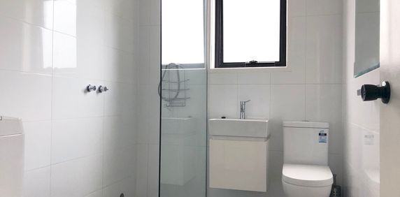 Breathtaking Views, Fully Furnished - Photo 2