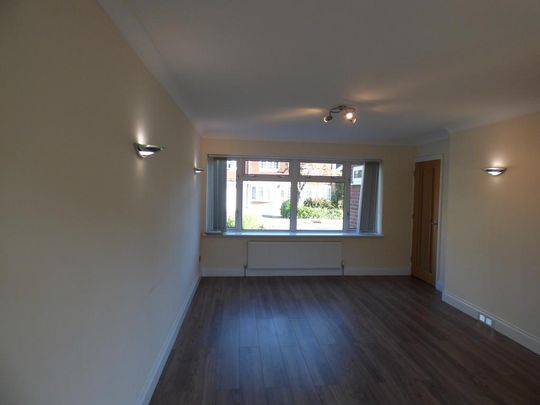 3 bedroom semi-detached house to rent - Photo 1