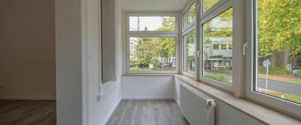 6659 - Sofort Bezugsfrei! Attraktive 4-Zimmer-Wohnung in weißer Altbauvilla im Herzen von Oldenburg! - Foto 1