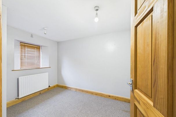 2 bedroom mews to rent - Photo 1
