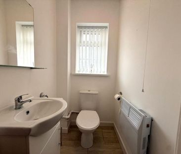 3 bedroom semi-detached house to rent - Photo 6