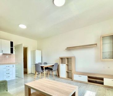 Na prenájom slnečný 2i byt s balkónom, ul. Východná, Trenčín - Photo 2