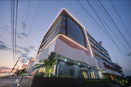 In the Heart of Prime Location! - Photo 4