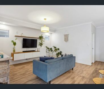 SPACIOUS 3x2 COASTAL HOME WITH THEATRE, STUDY NOOK & DUCTED AIRCON! - Photo 2