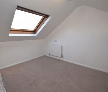3 bedroom semi-detached bungalow to rent - Photo 6