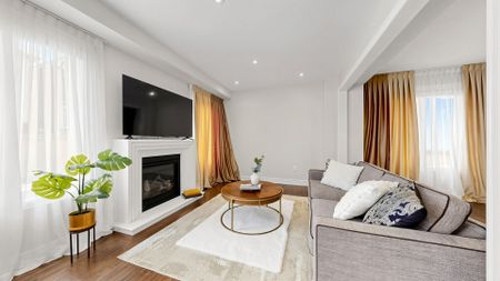 For Lease - 29 Frederick Pearson Street, East Gwillimbury, Ontario - Photo 5