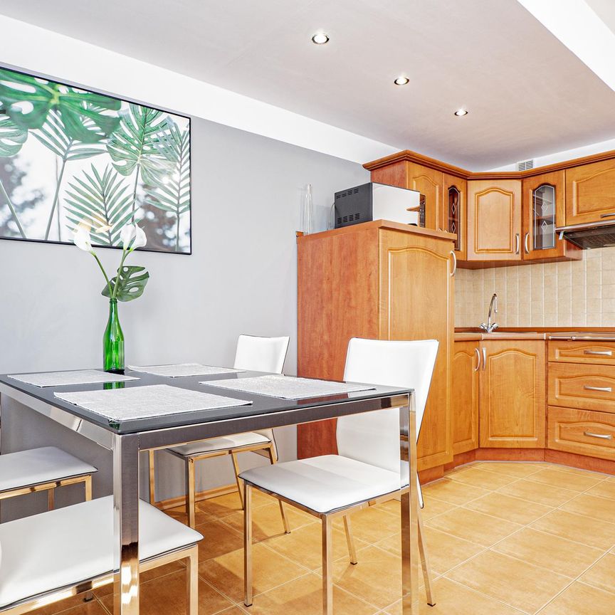 Kawalerka w sercu miasta, winda, parking - Zdjęcie 1