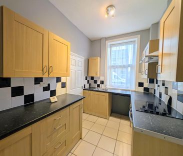 2 bedroom end of terrace house to rent - Photo 1