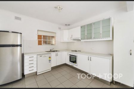 Stunning Apartment Seaviews - Photo 5