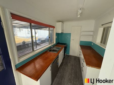 15 Pleasurelea Drive, Sunshine Bay NSW - Photo 5