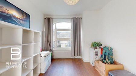 4 bedroom semi-detached house to rent - Photo 2