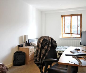 3 bedroom apartment to rent - Photo 4