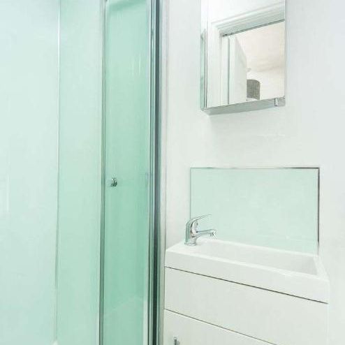 Rm West Water Crescent, Hampton Vale, PE7 - Photo 1