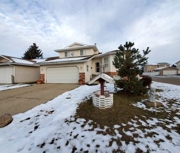 1 Bed Basement Suite in Deer Park! Utilities Included! - Photo 1