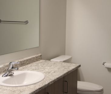 For Lease - 20 Blackpool Lane, East Gwillimbury, Ontario - Photo 2