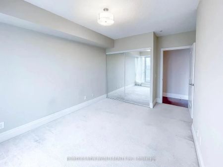 21 Upper Duke Crescent #404 - Photo 4