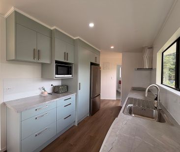 Fully Furnish, Newly Renovated 3Bed 2Bath - Photo 6