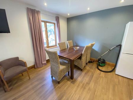 5 bedroom flat to rent - Photo 2