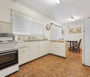 THREE BEDROOM HOME - SOUTH TAMWORTH - Photo 3