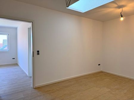 Erstbezug: Großzügige Oberwohnung mit Carport in Kanallage von Großefehn - Photo 2