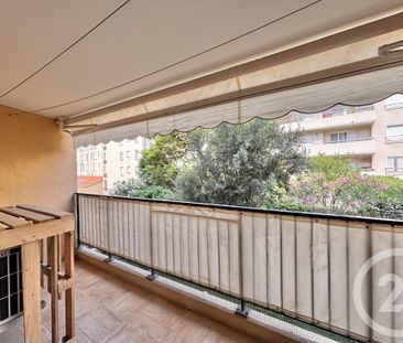 Location Appartement 3 pièces 68m² NICE 06300 - Photo 3