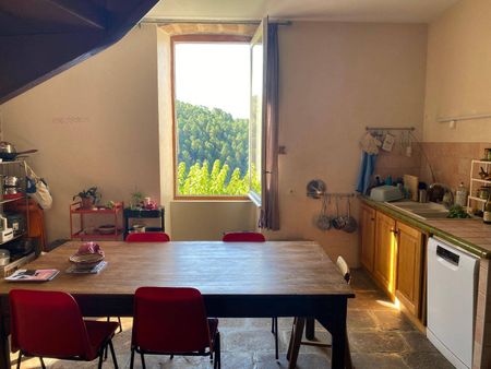 Location appartement rénové 4 pièces 110 m² à Payzac (07230) - Photo 2