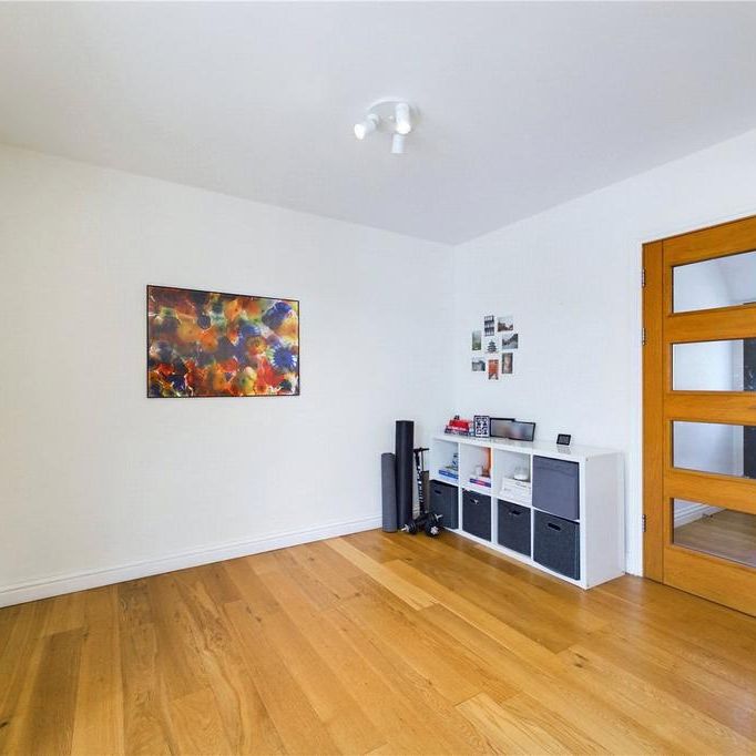 4 bedroom semi-detached house to rent - Photo 1