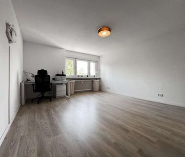 KL - Nähe Klinikum, 2 ZKB, EBK, Tageslichtbad, Balkon - Foto 1