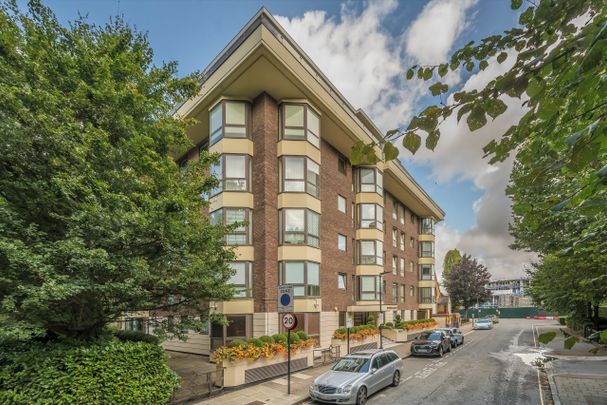 Queens Terrace, Little Venice, NW8, London - Photo 1