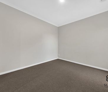 Family Home in Tarneit - Photo 2