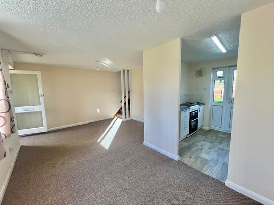 2 bedroom terraced house to rent - Photo 1