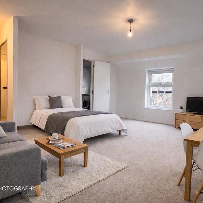 Studio to rent - Photo 1