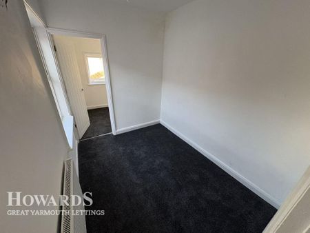 3 bedroom terraced house to rent - Photo 4