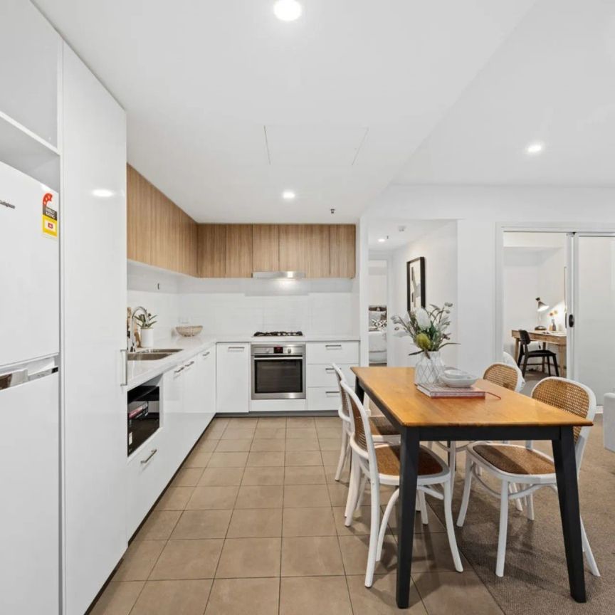 STYLISH, MODERN AND FURNISHED 3 BEDROOMS APARTMENT IN EXCEPTIONAL LIFESTYLE - Photo 1