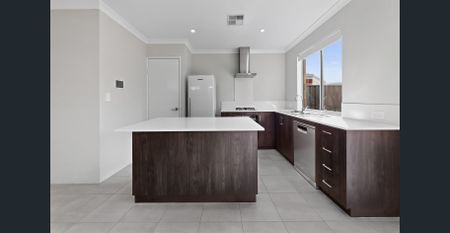 MODERN LIVING IN A CONVENIENT LOCATION - Photo 4