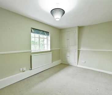 4 bedroom detached house to rent - Photo 3