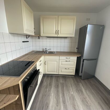 Dachgeschosswohnung in Fraureuth mit Einbauküche - Photo 3