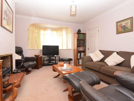 3 bedroom semi-detached house to rent - Photo 2
