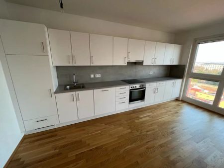 Helle 3-Zimmer-Wohnung mit schönem Ausblick - Geräumiges Wohnzimmer - Photo 2