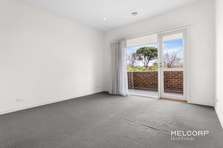 MODERN COMFORT - UNFURNISHED - Photo 3