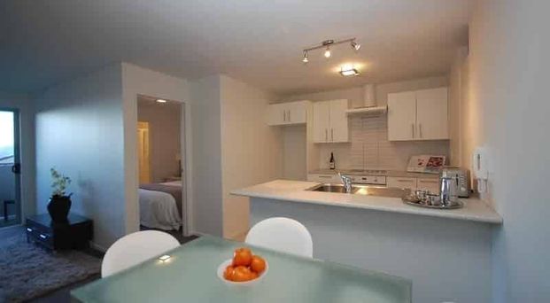 Chic 2BR Onehunga Oasis w/ Pool! - Photo 1