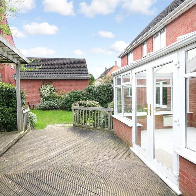 5 bedroom detached house to rent - Photo 1