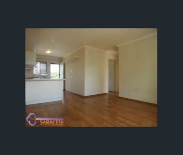 Well-presented 2x1 unit - Photo 3